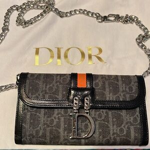 PRISTINE💕RARE💕DIOR FLIGHT WALLET💗💗💗